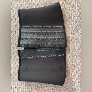Waist trainer by Squeeze Me Skinny